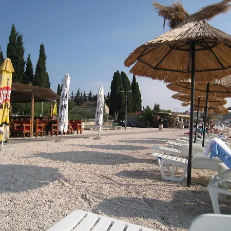 Yellow House Lägenhet *