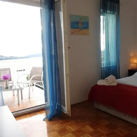 Lägenhet Yellow House