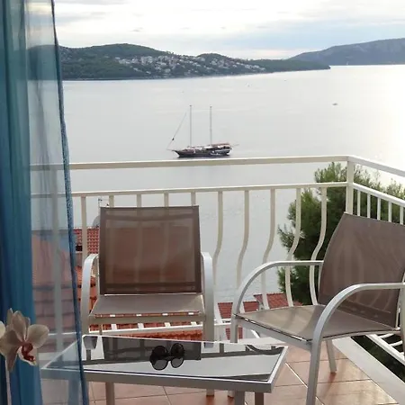 Yellow House Lägenhet