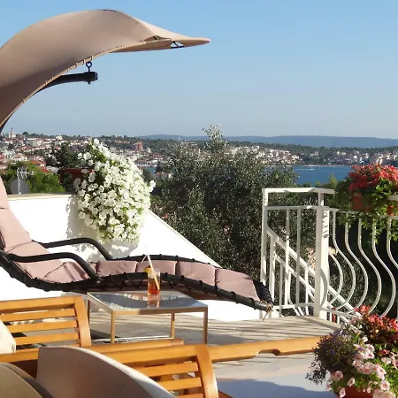 Yellow House Lägenhet