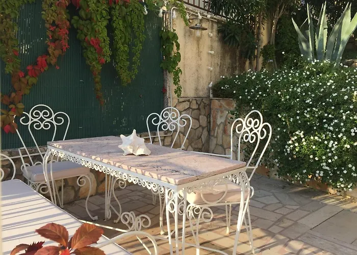 Yellow House Trogir