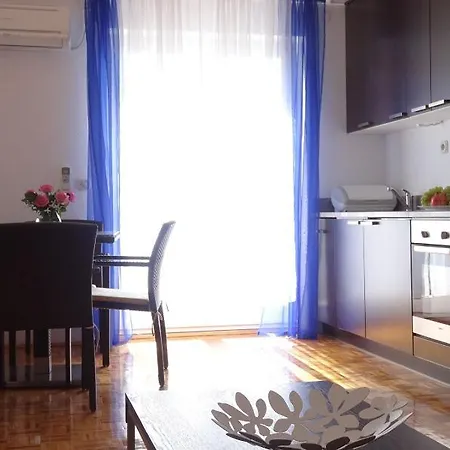 Yellow House Apartment Trogir
