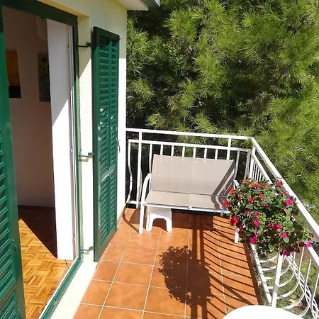 Apartment Yellow House Trogir