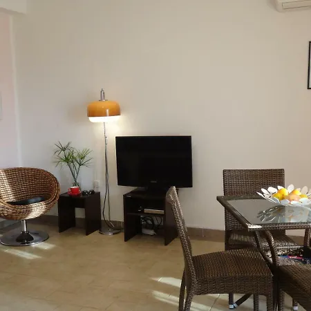 Yellow House Apartment